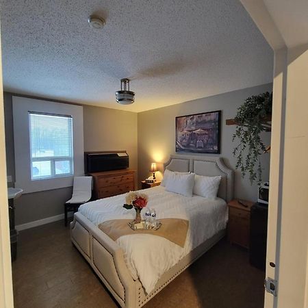 Royal Duke Hotel Okotoks Zewnętrze zdjęcie