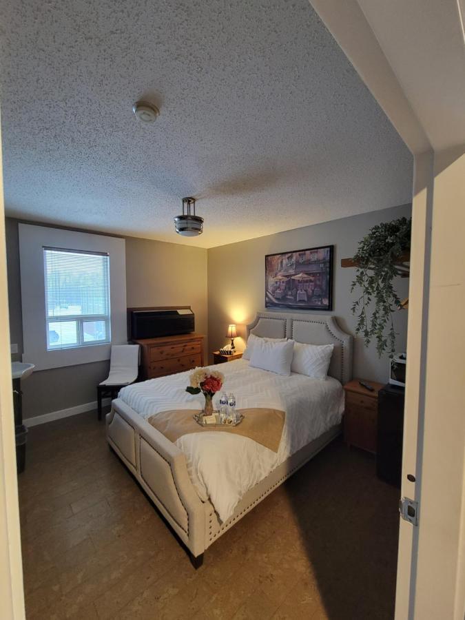 Royal Duke Hotel Okotoks Zewnętrze zdjęcie