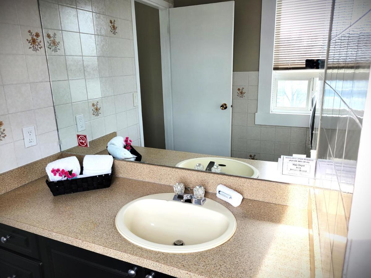 Royal Duke Hotel Okotoks Zewnętrze zdjęcie