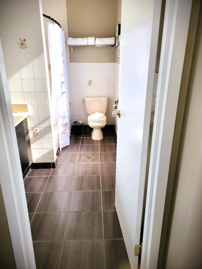 Royal Duke Hotel Okotoks Zewnętrze zdjęcie