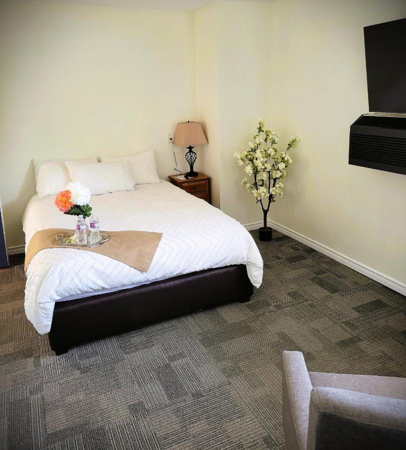 Royal Duke Hotel Okotoks Zewnętrze zdjęcie