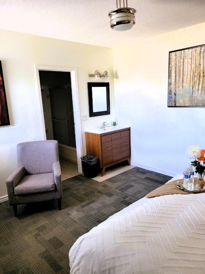 Royal Duke Hotel Okotoks Zewnętrze zdjęcie