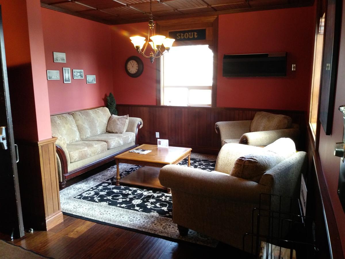 Royal Duke Hotel Okotoks Zewnętrze zdjęcie